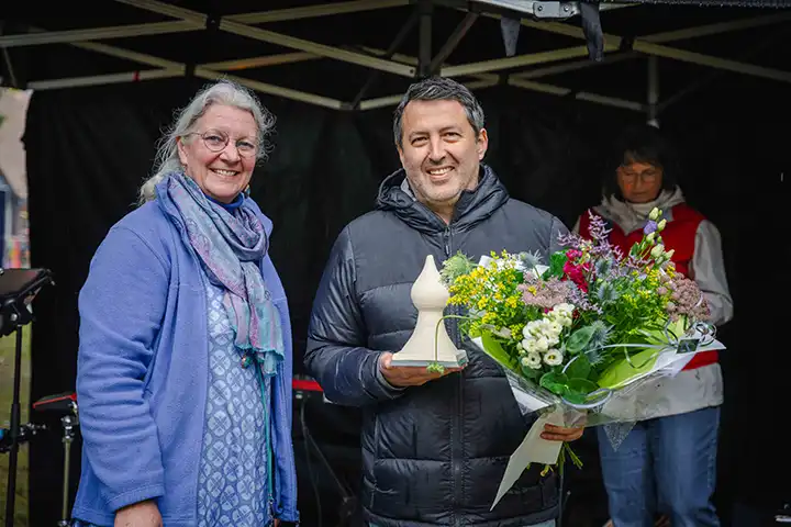 Keramiekprijs Noord-Nederland uitreiking tijdens Keramiekmarkt Dwingeloo